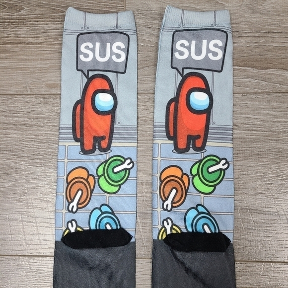Two Pairs of Unisex Knee High Among Us Novelty Socks One Size - Picture 7 of 16